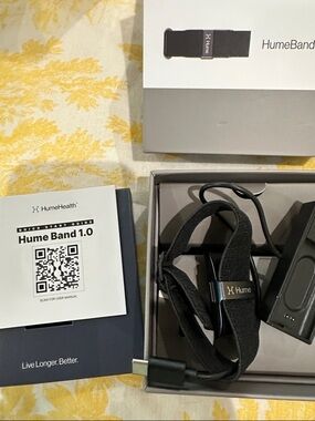 Hume Band 1.0 Wellness Headband - Black